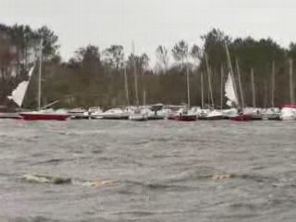 Gros dégats au port tempête Klaus Sanguinet Landes