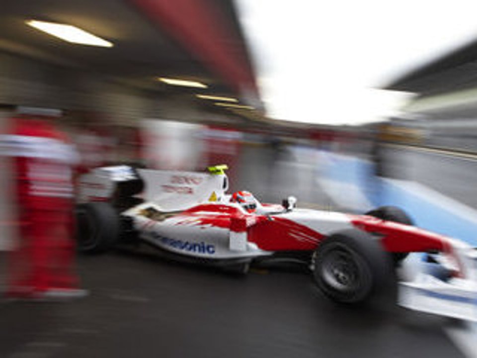 Panasonic Toyota Racing: bolid TF109 na Ascari Race Resort