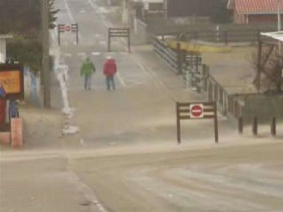 en pleine Tempête Biscarrosse plage samedi 24 Janv 2009 9h