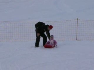1ère descente en luge de Lulu !