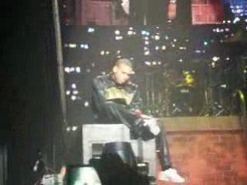 Chris Brown --> Mili