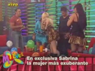Dulce en Muévete ( con Sabrina) parte 1