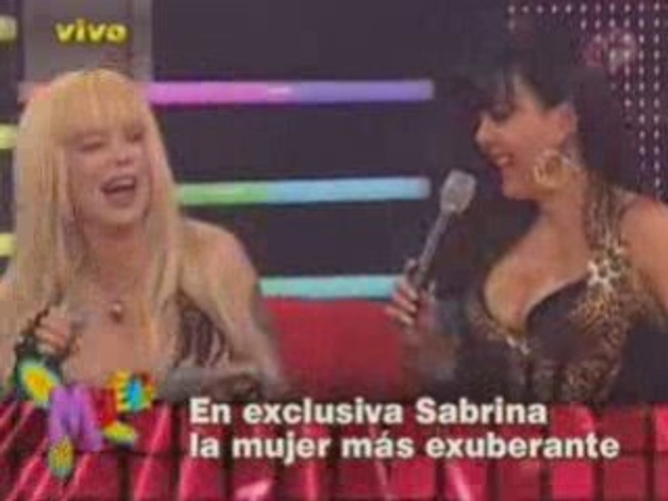 Dulce en Muévete ( con Sabrina) parte 2