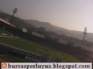 Parasütcü stada inisi(bursa - besiktas 08-09sezonu)