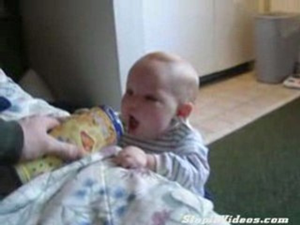 BEBEK COK GUZEL GULUYOR