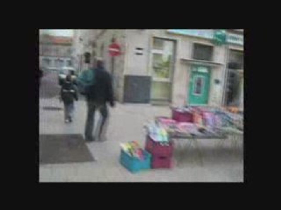 Sarkozy et les sdf - affichage à Valence