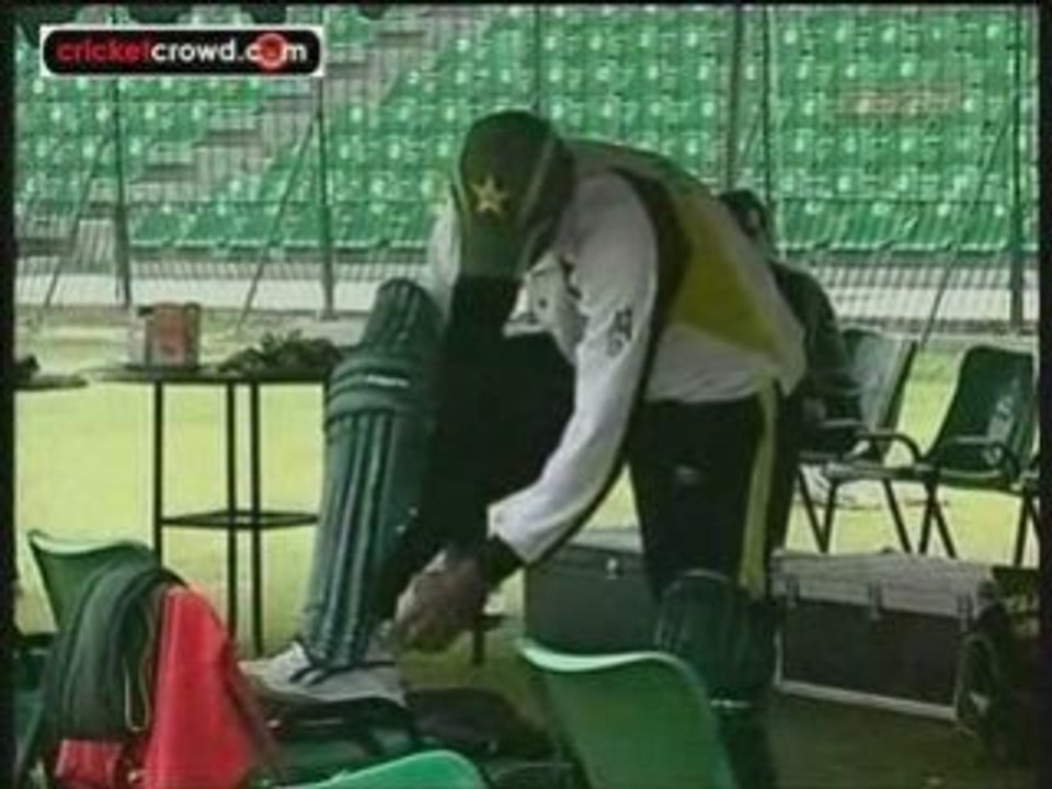 Younis skip, symo trble_1_to_DivX_clip0