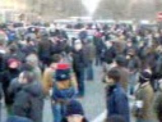 3000 anarchistes cernés par 5000 CRS à Paris