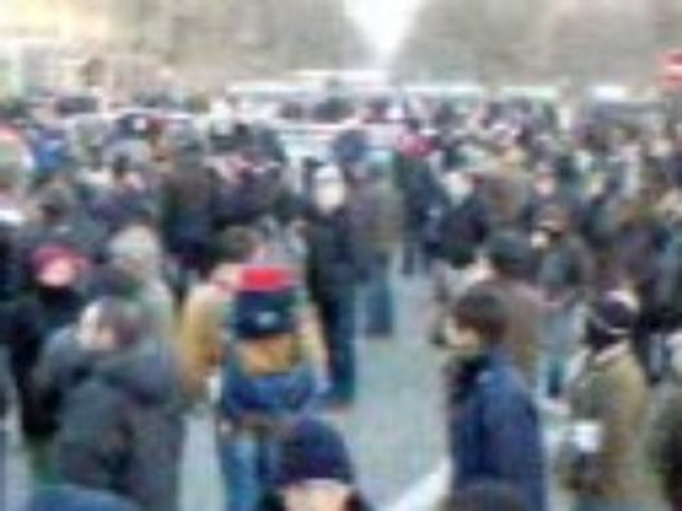 3000 anarchistes cernés par 5000 CRS à Paris