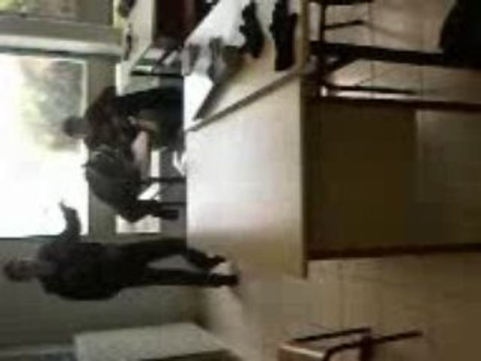 Halfon saute le bureau