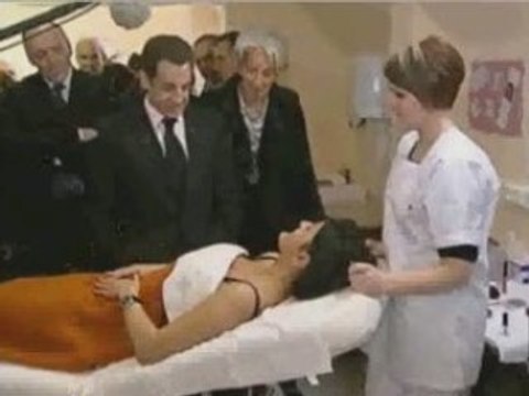 SARKO vs Une étudiante refuse de saluer Nicolas Sarkozy