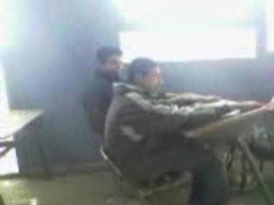 c est ca  ca passe ds la classs new la  fouine  fouine  2009