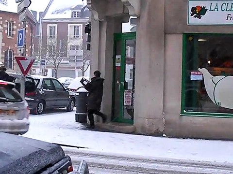 Grandvilliers : la neige en abondance sur la ville