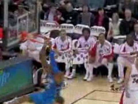 NBA Jameer Nelson wonderful alley-oop pass to Dwight Howard.