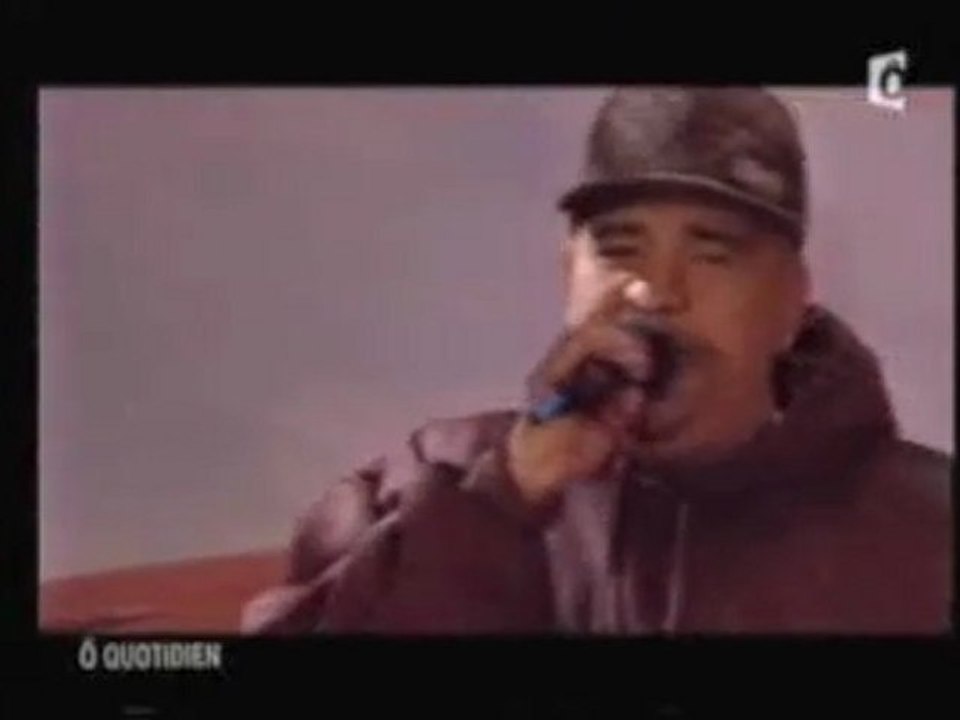 Say-C interpréte "il fait froid" sur France (pas  de trés bonne qualité)