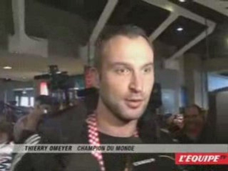 Retour equipe FRANCE Hand après sa victoire sur la croatie