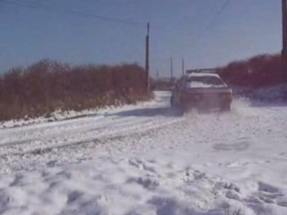 R25 GTS sur la neige