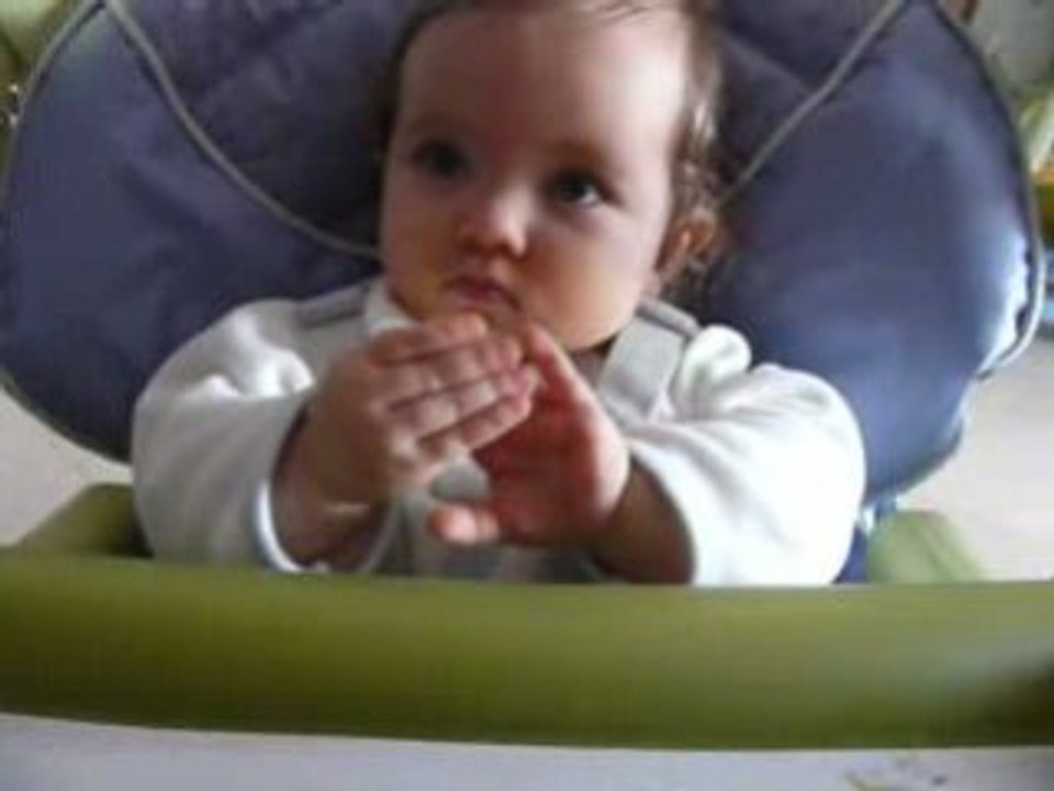 Ava, élève disciplinée