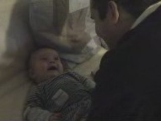 Faire rigoler Noé - Petit