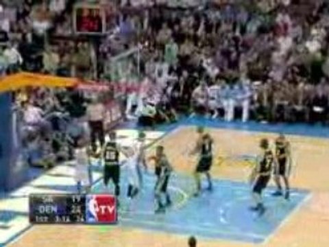 NBA Carmelo Anthony drops 35 points on the visiting Spurs.