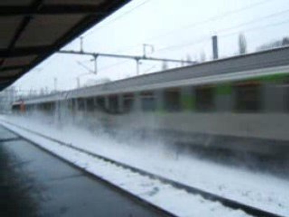 Le 3308 en gare d'Eveux