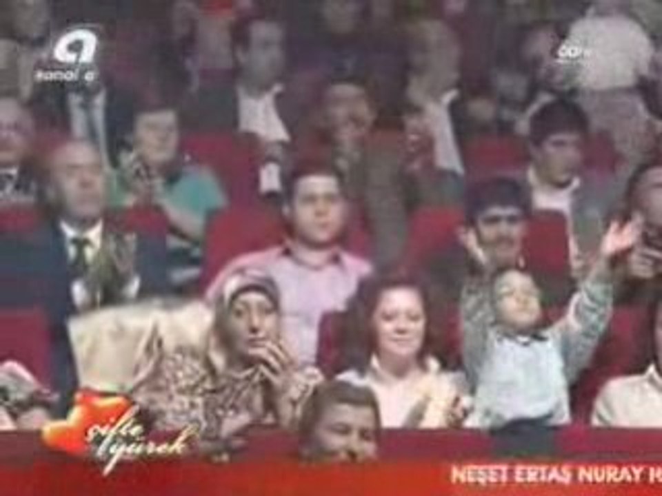 Neşet Ertaş - Naz Eyleme Gurban Olduğum