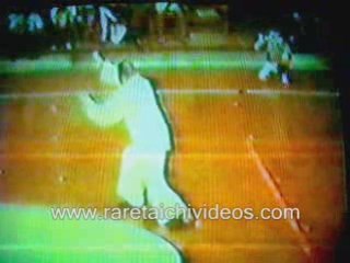 Dong Ying Jie Classic Tai Chi By Lim Bo Yan Part (1 of  3)