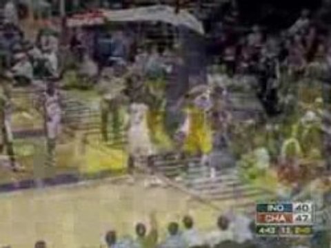 NBA Gerald Wallace makes a flying swat on Brandon Rush's lay