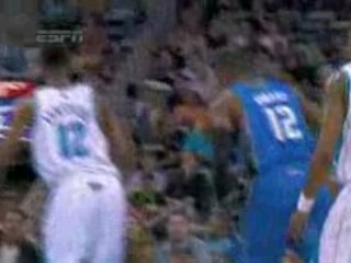 NBA Hedo Turkoglu throws it up to Dwight Howard for the reve