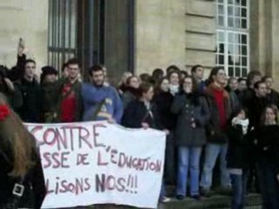 Manif universite Caen  5 février  2009 clefs de bagnole