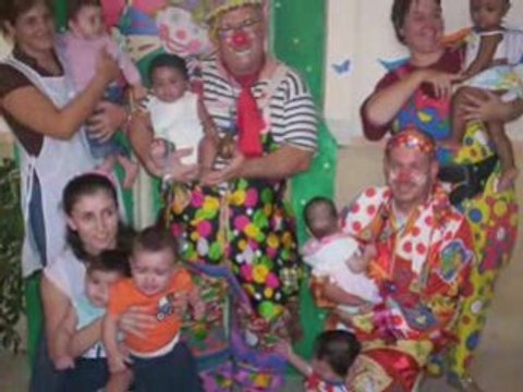 le clown cassou présente le diaporama actions ABC