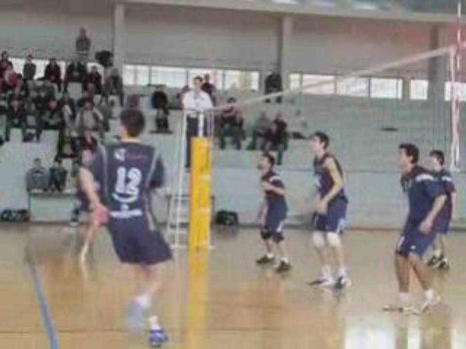 Volley-ball : quand Caudry bat Poitiers...