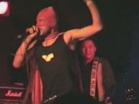 Never Too Late Feat. Captain Brackmard Arrète de t'la péter dans Myspace