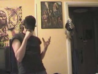 Brian Johnson dans mon appart!!! lol