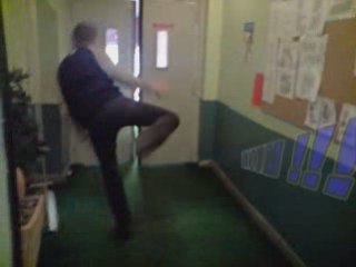 Pouce training ds le couloir du bahut