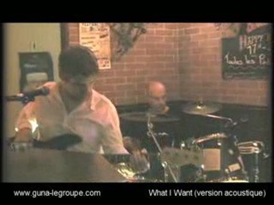 Guna en version acoustique au O'Kallaghan's Irish Pub.