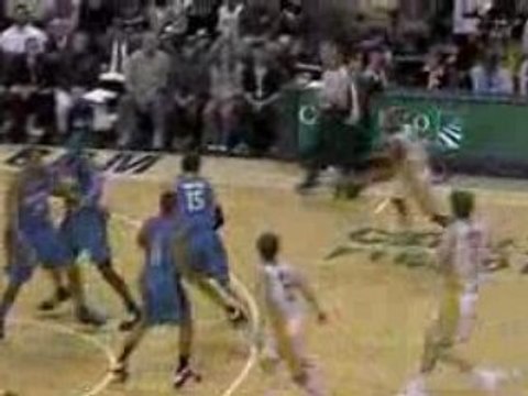 NBA Courtney Lee gets in the passing lane for the steal and