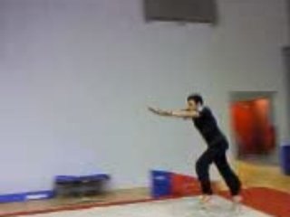 Amir rondade salto arriére