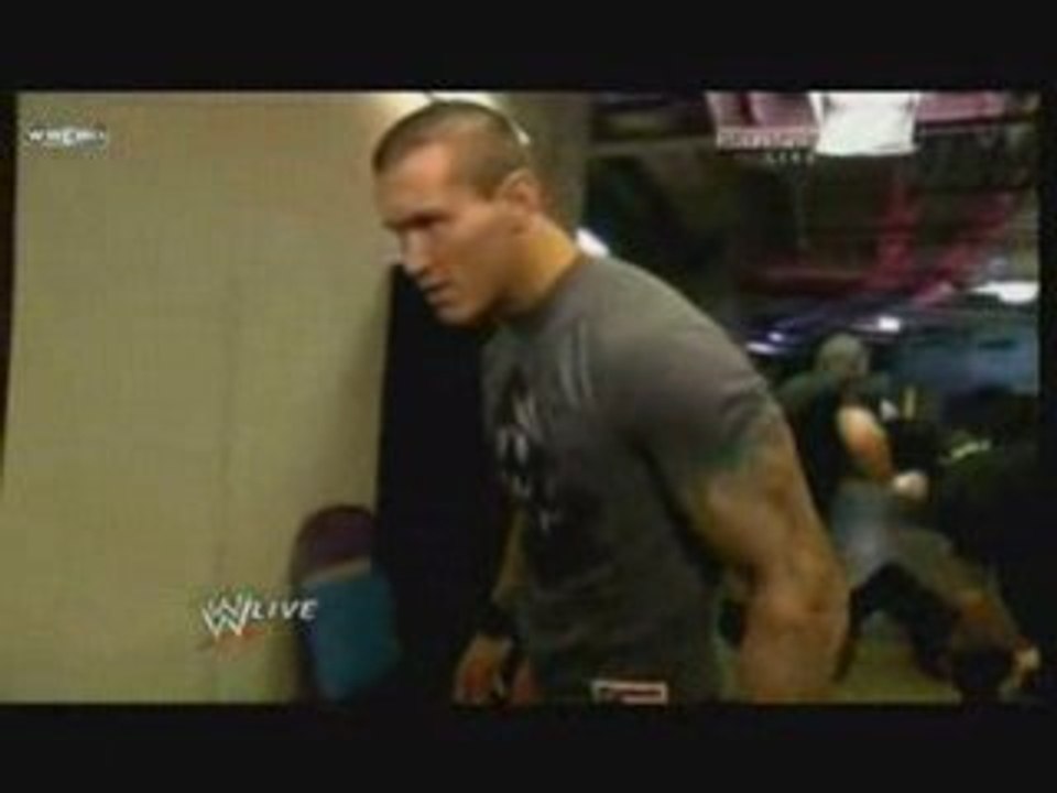 The Legacy attaque Shane et Steph dans les Vestiaires