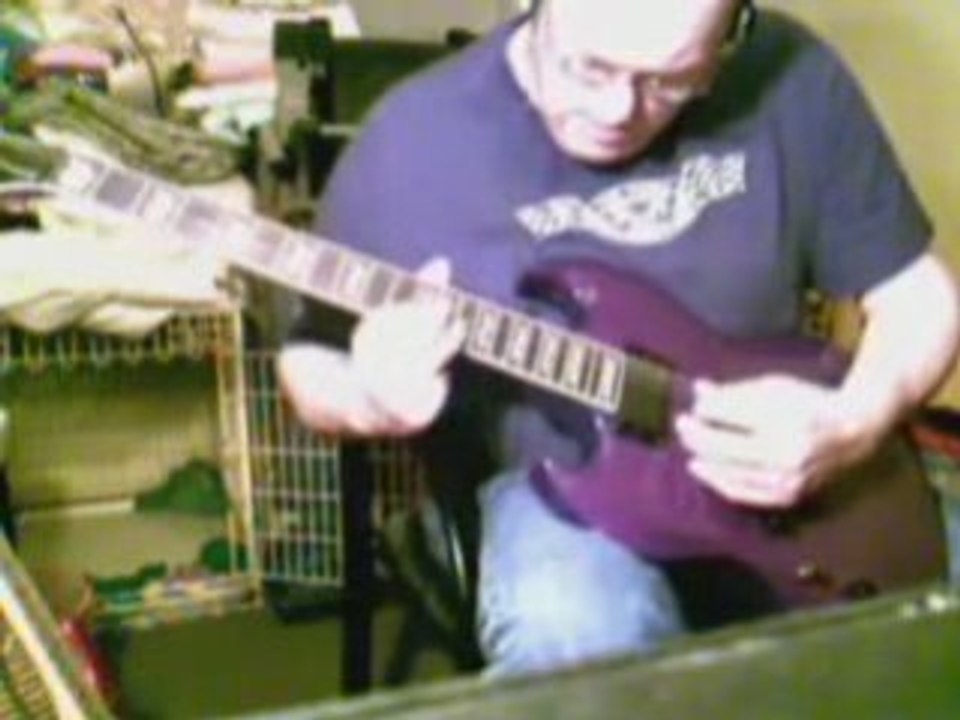 Stanley - Back In Black (AC/DC) joué à la guitare