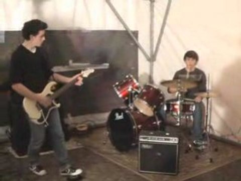 Le 1er Concert des Supersonics à Montreuil: Zombie(Extraits)