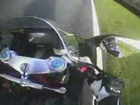 R35 GT-R vs Ducati 1098