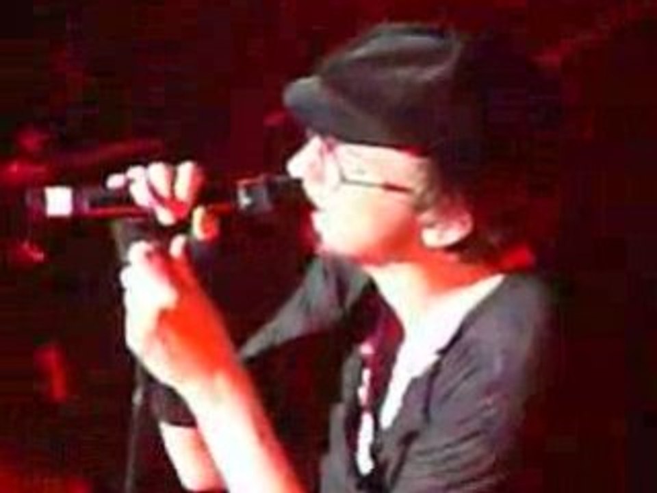 christophe willem   1juin 2008  extrait Bombe anantomique