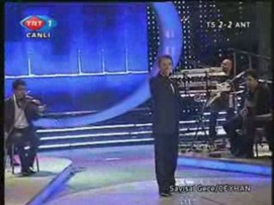 Ferdi Tayfur - Emmoğlu - Canlı Performans