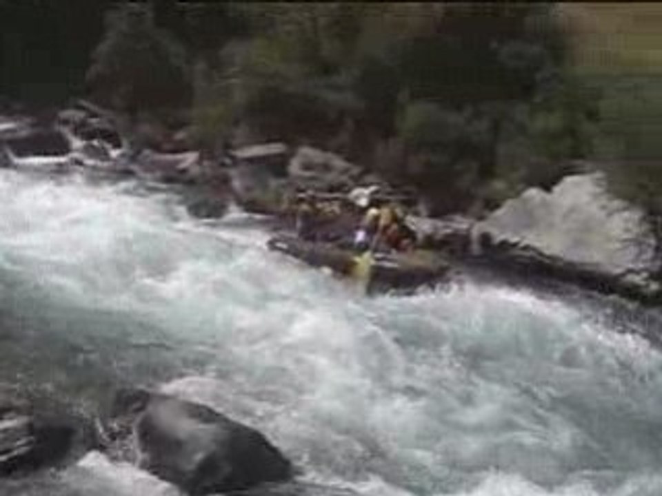 Próchno w kajaku - rzeka Trisanna  Austria ,  odcinek WW III