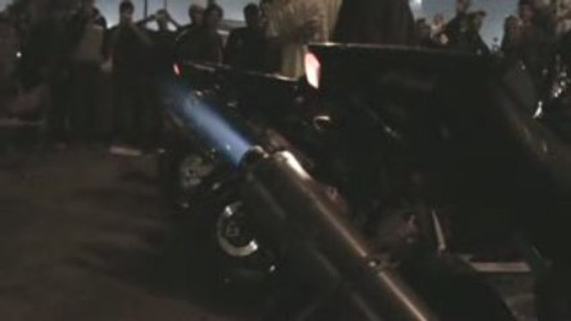 Yamaha R1 Vs Kawasaki ZX12R Grand Prix 2008