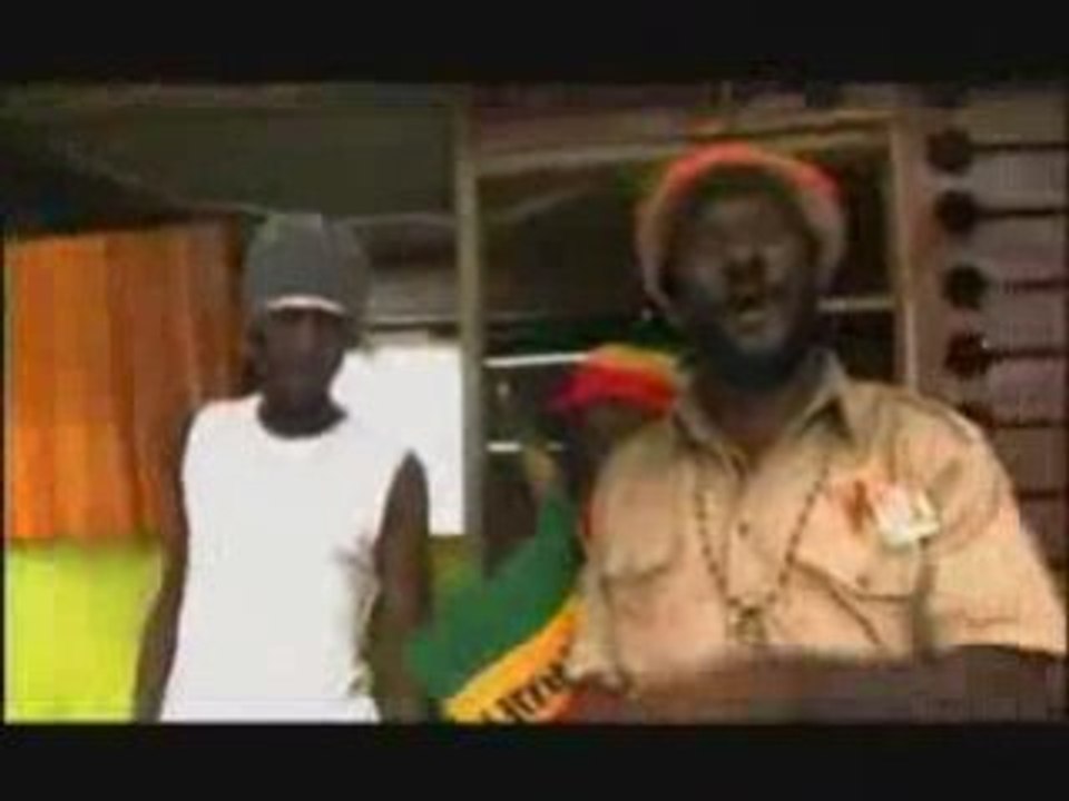 Video Chezidek - Call Pon Dem