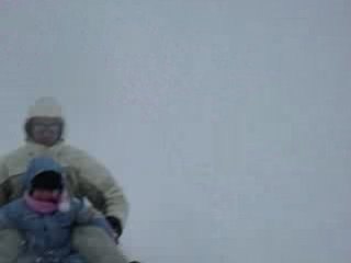 Descente en luge de Thomas et Clémence