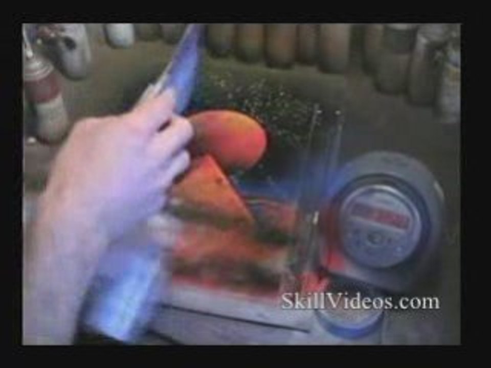 Artiste peintre à la bombe