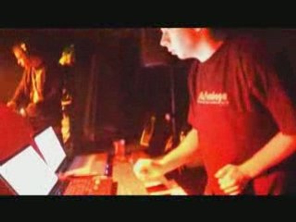 Be Noizer & D Bumper @ Basstardz Session 1 (Rid...